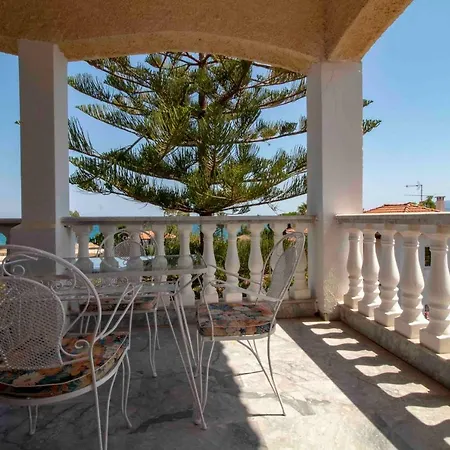 Laconian Collection #mavrovouni By The Sea# דירה גיתיו