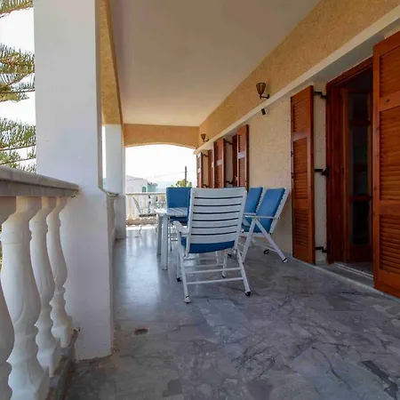 Laconian Collection #mavrovouni By The Sea# דירה גיתיו